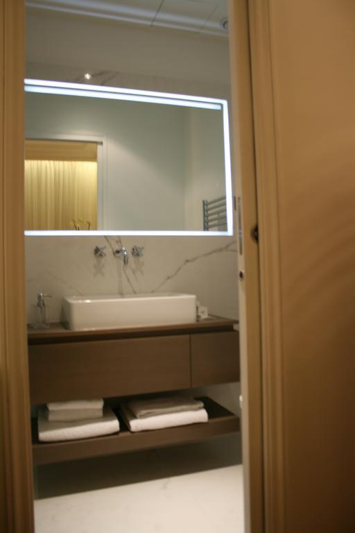 Cirque Deluxe Studio Apartment Parijs Buitenkant foto